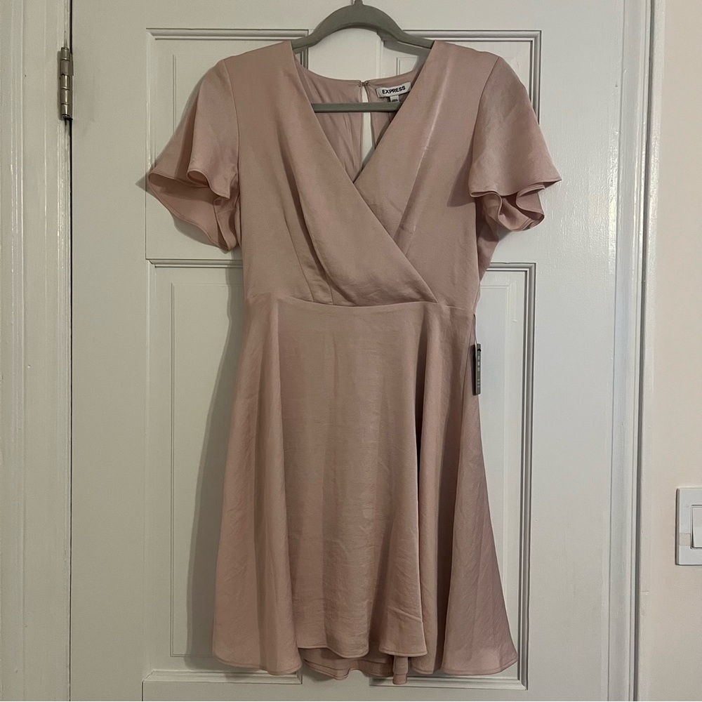 NWT Express V-Neck Mini Pink Dress Size 6